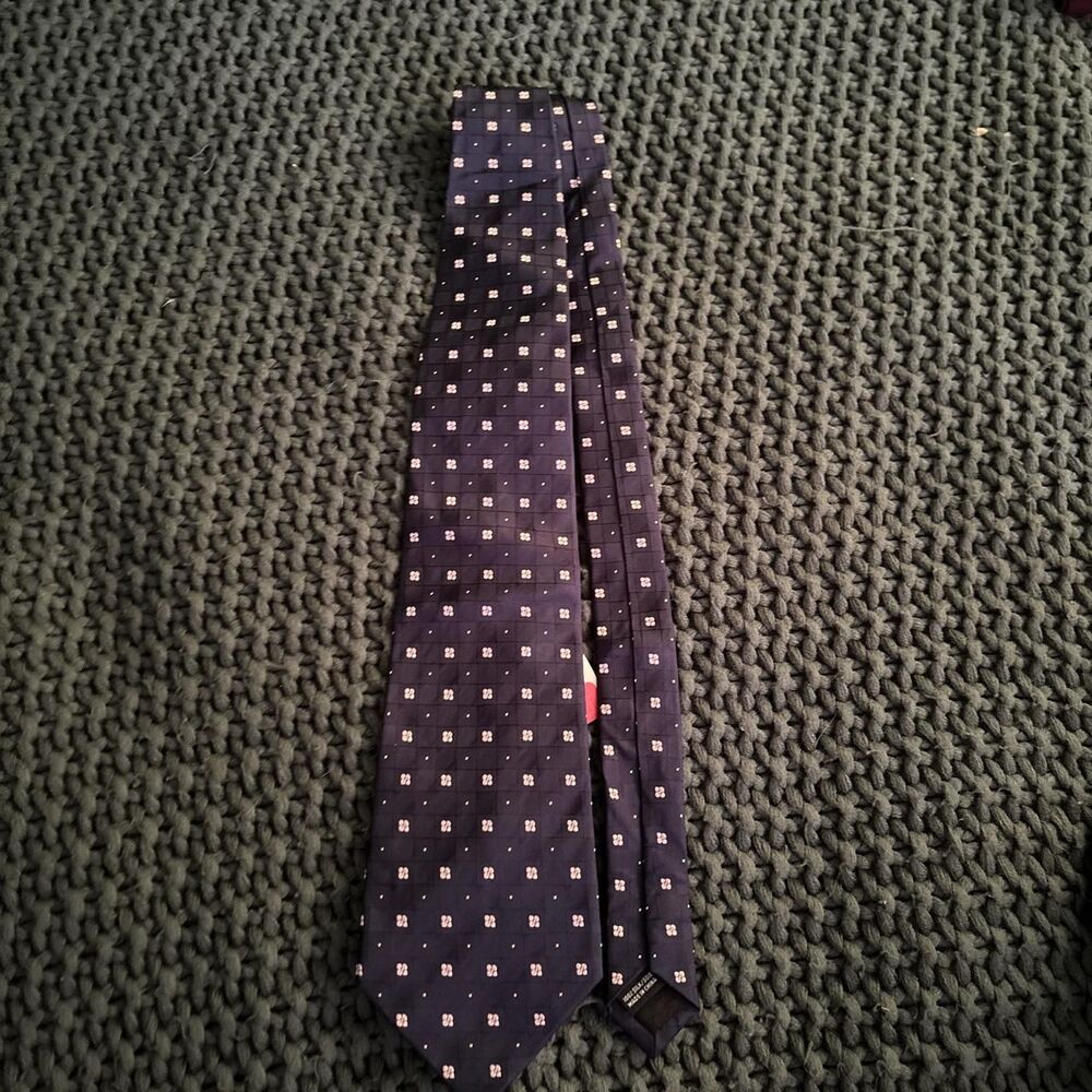 Perry-ellis Men's Navy Blue tie with flowers